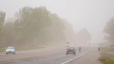 El zonda azota San Juan y hubo cortes de luz