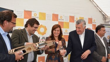 Con Campos, Gioja inauguró caminos rurales y otorgó beneficios