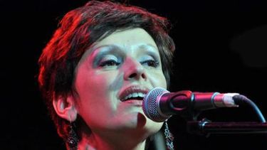 Lorena Astudillo presenta su nuevo disco Un mar de flores