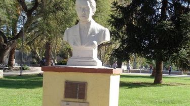 Caucete tendrá un busto de Gabriela Mistral tras un convenio binacional