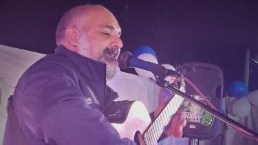Lo soñó desde los 14 años y lo consiguió a los 50: Jorge Paredes, el cantante caucetero que llegará al Pre Cosquín