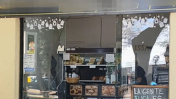 Una panadería sanjuanina generó debate por el mensaje que colocó en la puerta con el supuesto fin de atraer clientes. Una panadería sanjuanina generó debate por el mensaje que colocó en la puerta con el supuesto fin de atraer clientes.