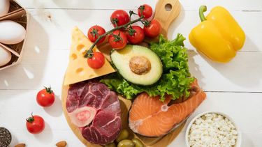 Dieta cetogénica: un estudio alerta sobre riesgos de colesterol alto, hígado graso y envejecimiento celular