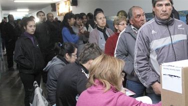 Tendencia opositora en distritos clave: Conti gana Capital, Ibarra en Rawson