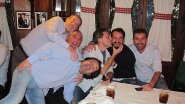 Un periodista fue acusado de fingir un cáncer para recibir 97 millones de pesos de sus amigos