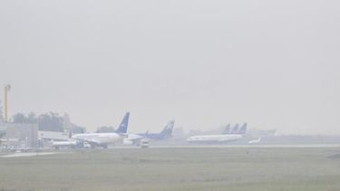 Por la niebla, cerraron el aeropuerto y suspendieron los vuelos