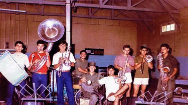 Los integrantes de la Banda de Música del RIM 22 que ingresaron en 1985.