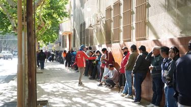 Más de 300 metros de fila en ANSES para tramitar los nuevos beneficios &nbsp;