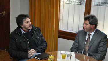 Charla sobre la actualidad entre Pigna y Uñac