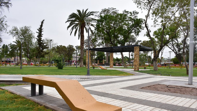 La historia del niño que dormía en la plaza de Chimbas.