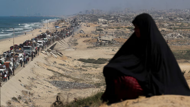 Palestinos abandonan la ciudad de Gaza ante renovados bombardeos israelíes