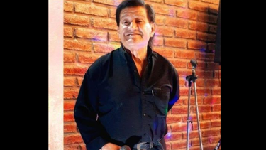 El músico sanjuanino Saturnino Gilberto Nuñez, conocido como El Gitano, falleció el 13 de julio y sus seguidores lo consideran un baluarte de la música tropical en San Juan.
