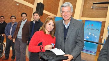 Entregaron los carnets para jóvenes de Rawson