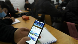 En CABA prohibieron el uso de celulares en las escuelas. ¿Qué sucede en San Juan?