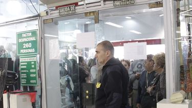 La Rueca, con policías para ordenar a la gente