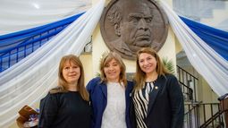 Ana Graffigna, Rostagna y Celina Trifonoff. 