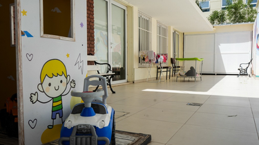 Casa Cuna es el espacio en que cuidan y contienen a los bebés que no pueden estar con sus familias en San Juan. Su trabajo se realiza de modo ininterrumpido desde 1960.