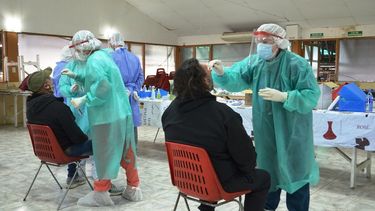 Sanjuaninos podrán hacerse hisopados gratuitos y voluntarios en dos puntos claves Sanjuaninos podrán hacerse hisopados gratuitos y voluntarios en dos puntos claves