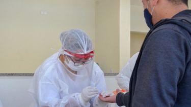 Todos los laboratorios privados locales hacen test rápidos y son cada vez más los que hacen de antígenos