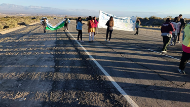 conflicto docente en san juan: maestros de iglesia y jachal cortaron el acceso a la mina veladero conflicto docente en san juan: maestros de iglesia y jachal cortaron el acceso a la mina veladero