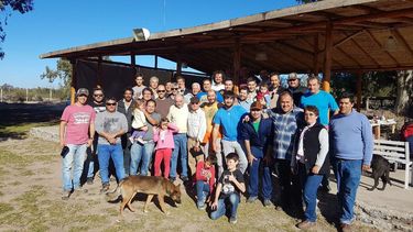 Asado de camaradería entre Ambiente y los pescadores
