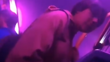 Video: se pelearon por un novio en un colectivo de la Red Tulum y se hicieron virales