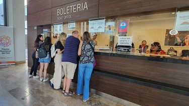 Las boleterías del Teatro del Bicentenario reciben diariamente a los interesados en las entradas de la Fiesta Nacional del Sol 2023