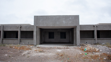 La obra que comenzó a construirse en 2017 en San Martín y quedó abandonada, será retomada y refuncionalizada para la creación del Hospital Jardín, destinado a la atención de la salud mental. Fotos: Munipalidad de San Martín.