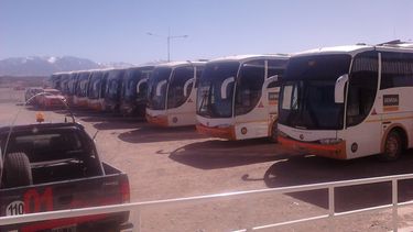 Más de 30 unidades movilizarán a 2200 trabajadores de Veladero y Lama