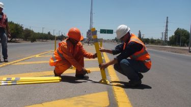 Ruta 20: sigue el tránsito reducido por la colocación de delineadores