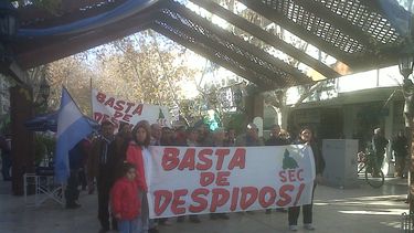 Despedidos por Rampa remiss se manifestaron en el centro
