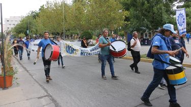 Bombazos y marcha de la UOM contra Taranto en pleno centro