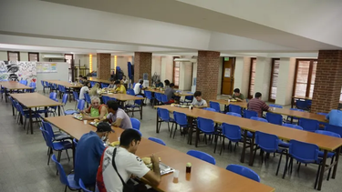 El comedor de la UNSJ, como todos los lugares de este tipo en el país, resiste la escalada de la inflación y el ajuste durante la gestión de Javier Milei.