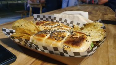 ¿Cuánto sale comer en la FNS?