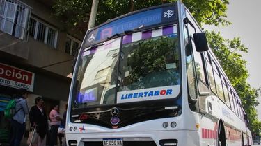 Comerciantes sanjuaninos piden el regreso de más recorridos de colectivos a la zona del microcentro.