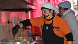 Solidaridad en tiempos de pandemia: cocinan para los que menos tienen