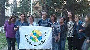 Un abrazo de esperanza por el Día del Cáncer de Mama