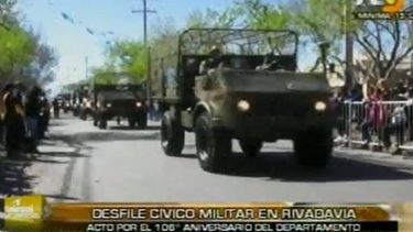 Colorido desfile por los 106 años de Rivadavia