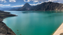 Una fiesta fusiona la naturaleza y la música electrónica en el dique Punta Negra con un protagonista internacional