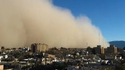 Pronostican la llegada de viento Zonda con ráfagas de hasta 70 km/h