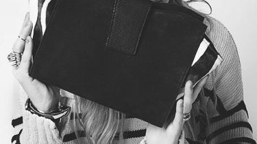 Diseño y tecnología para iluminar un bolso