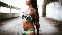 Kanya Sesser, la modelo y surfista que no tiene piernas