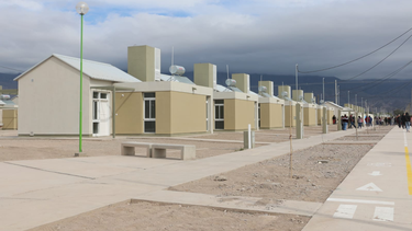 Por adentro, así son las nuevas casas para los damnificados por el terremoto