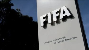 Hay cinco equipos argentinos inhibidos por la FIFA