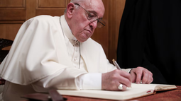 El texto inédito del papa Francisco sobre la muerte: No es el fin de todo