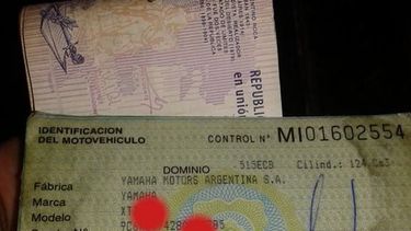 Por Facebook, busca al dueño de los $2500 que encontró tirados