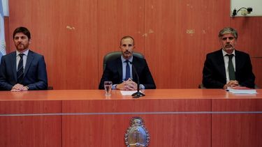 Los jueces Jorge Gorini, Rodrigo Giménez Uriburu y Andrés Basso. Los jueces Jorge Gorini, Rodrigo Giménez Uriburu y Andrés Basso.