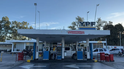 Estación de servicio del Automóvil Club Argentino en Jáchal. Estación de servicio del Automóvil Club Argentino en Jáchal.