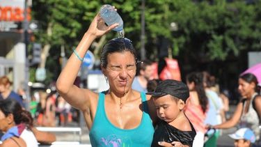 Jueves con vientos leves y máxima de 38º