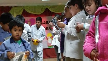 Campaña solidaria: estudiantes de Ingeniería ayudarán a 55 nenes de una escuela rural de Jáchal